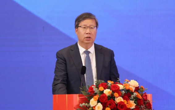 金蛇狂舞春添彩 協(xié)力同心好運(yùn)來--中國水泥協(xié)會秘書長王郁濤2025年新年獻(xiàn)詞