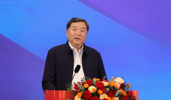 堅定發(fā)展信心 再創(chuàng)新輝煌--中國水泥協(xié)會會長高登榜2025年新年獻(xiàn)詞